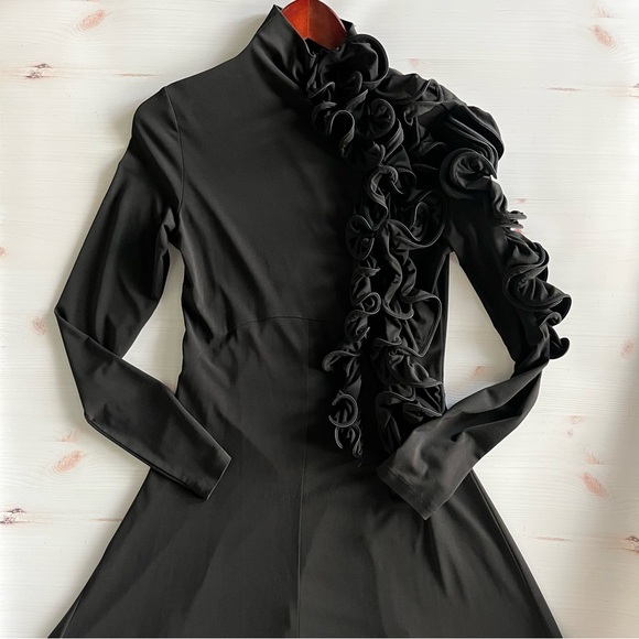 Elegant Black Ruffle Detail dress - Picture 2 of 9